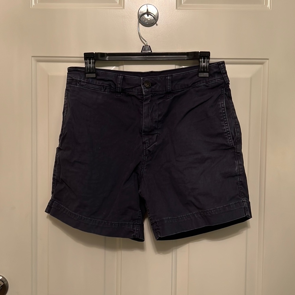 American Eagle 5” Khaki Shorts, Navy, Small